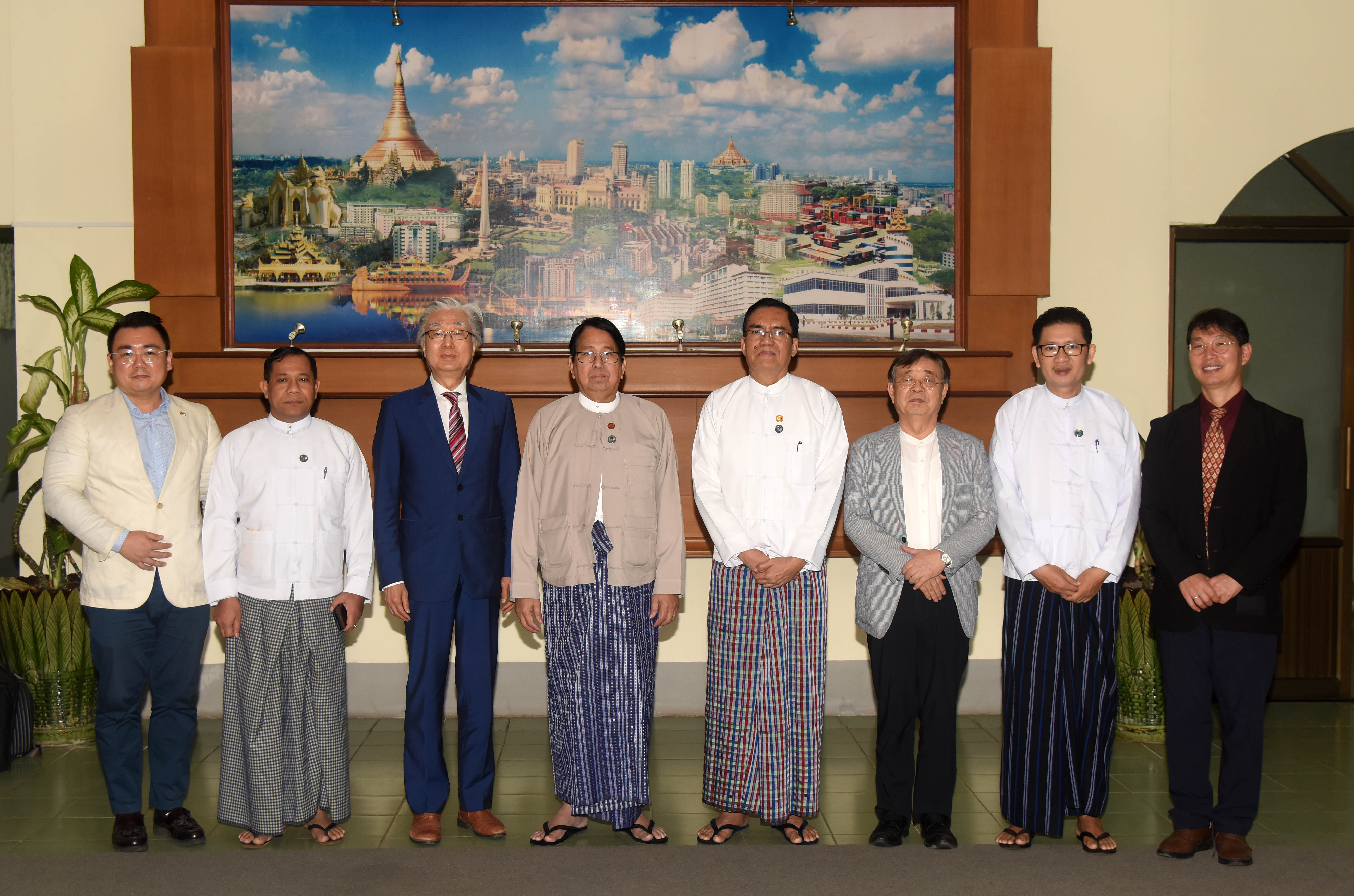 ့ငညဳ