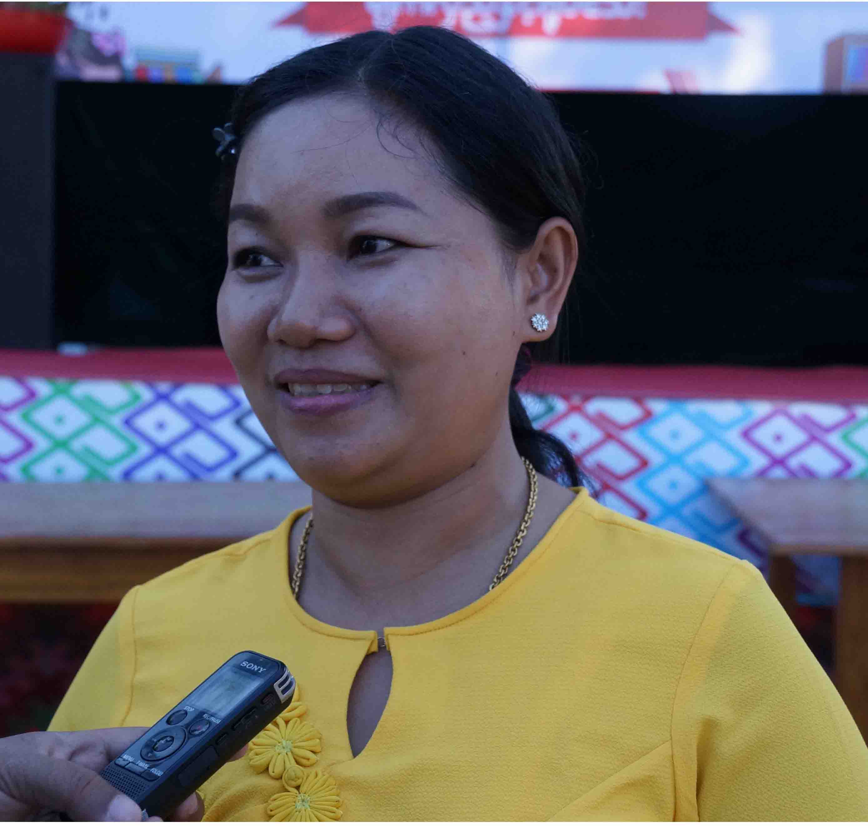 6 ေဒၚခ်ဳိခ်ဳိေအး