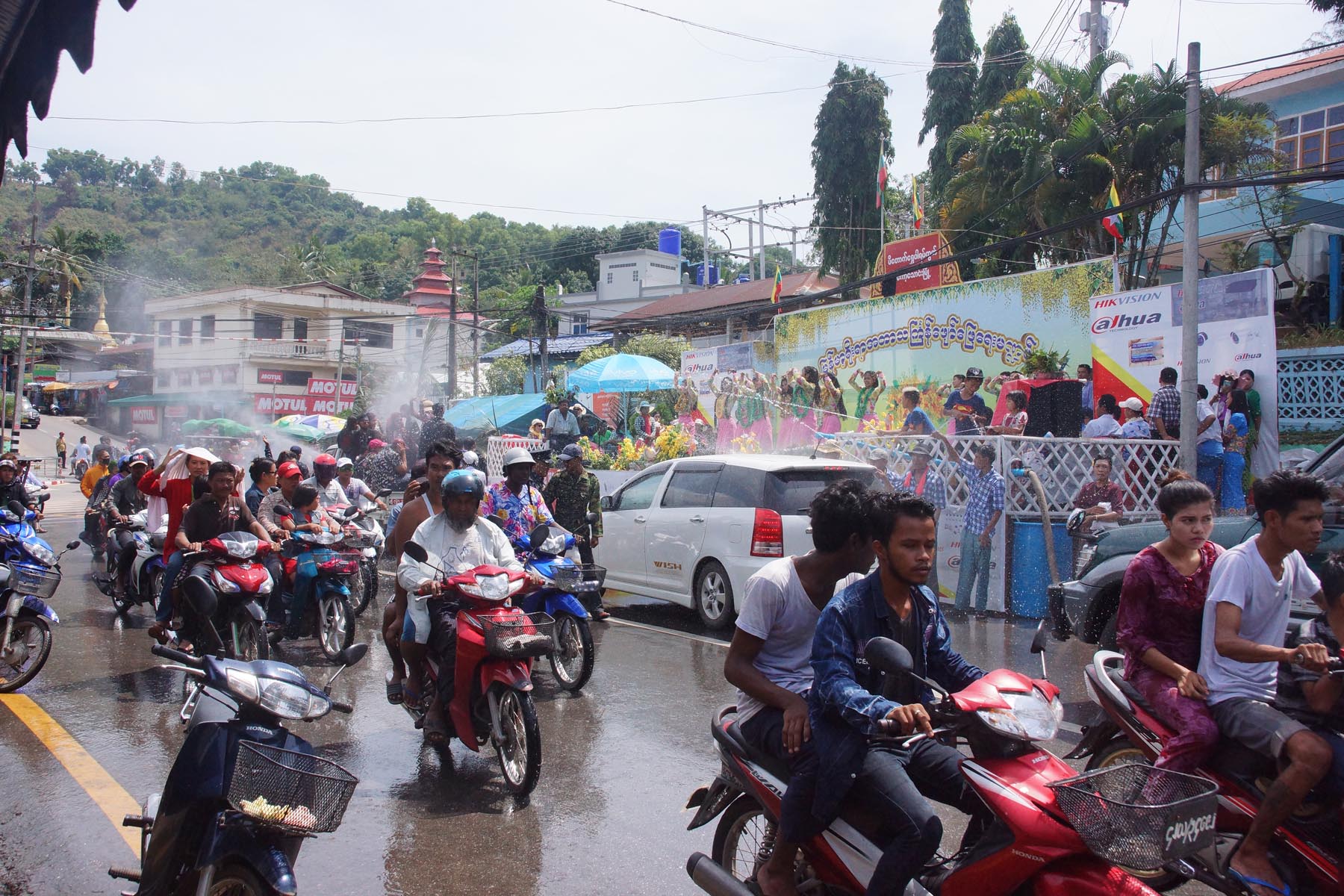 ိိ