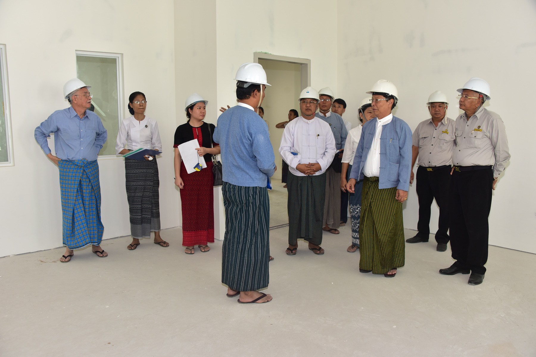 ိိိ