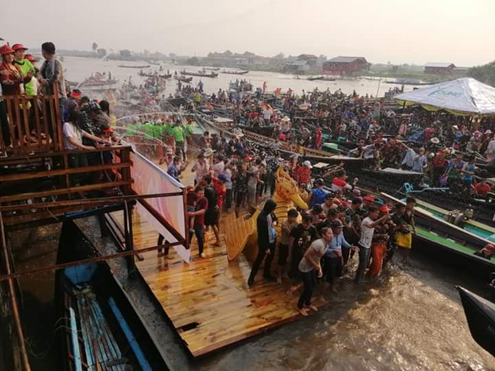 ေေ