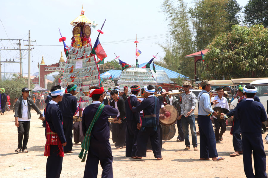 ိိ