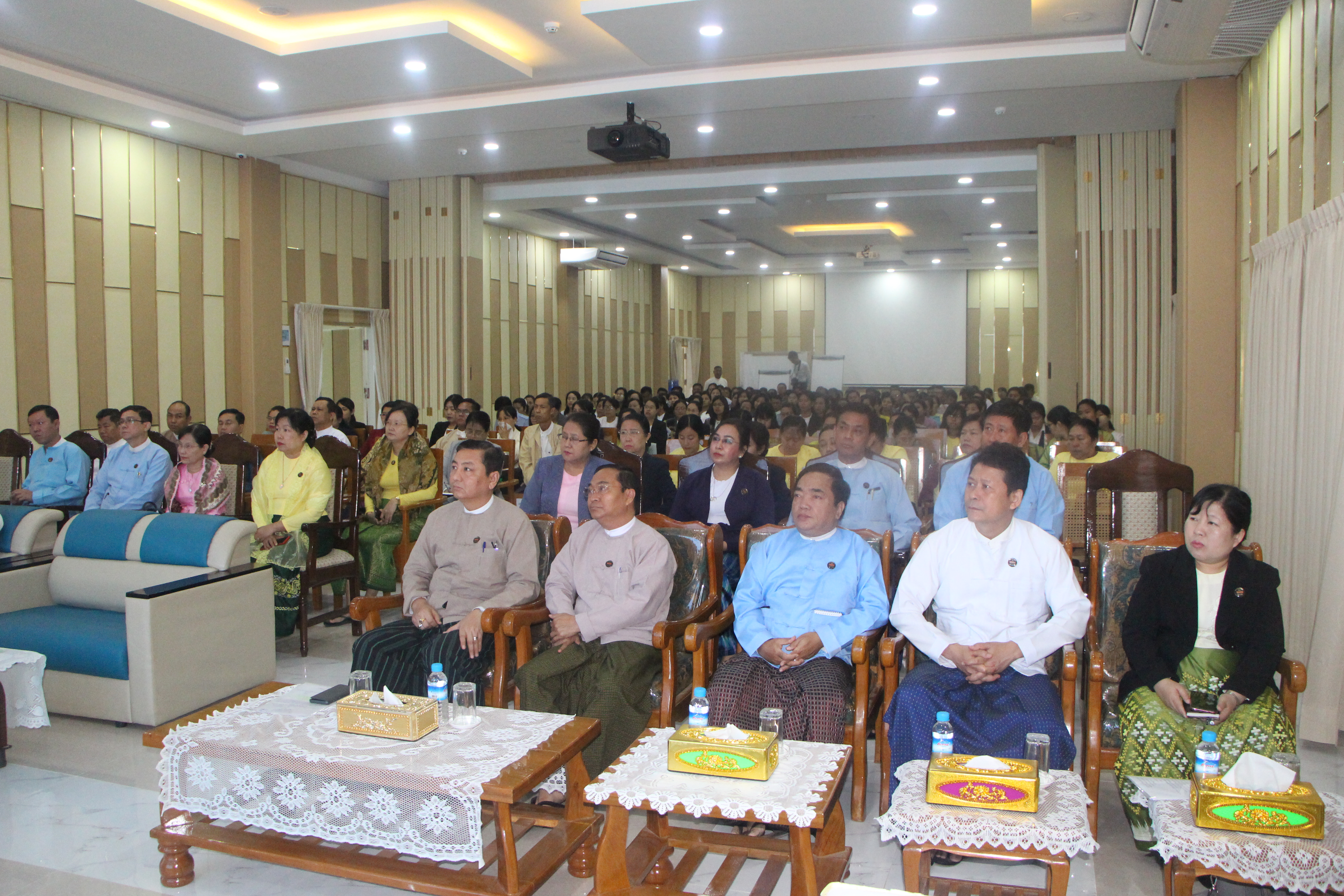 ‌ေ