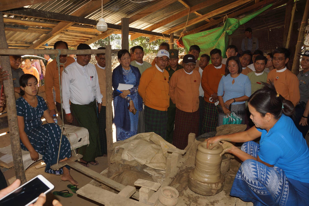 ိိ